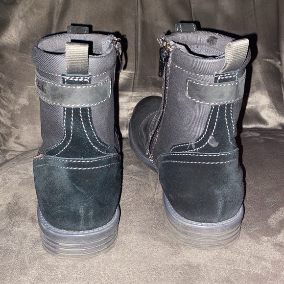 Ventige zip in black/ grey Clark’s. Size 7 1/2 mens. - Picture 3 of 7